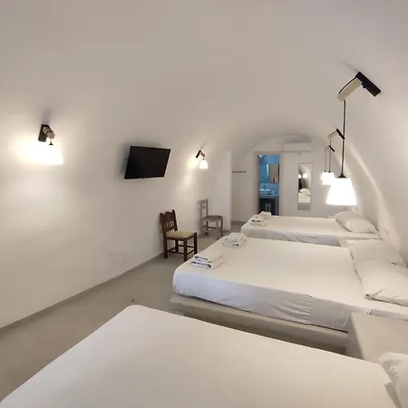 Magic Caves Rooms- Center * Fira (Santorini)